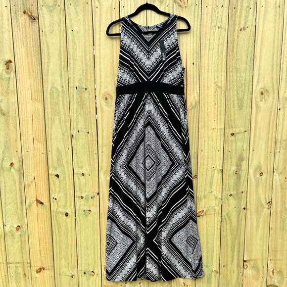 Apt. 9 Dresses & Skirts - NWT!! APT 9 Maxi Dress! SZ L